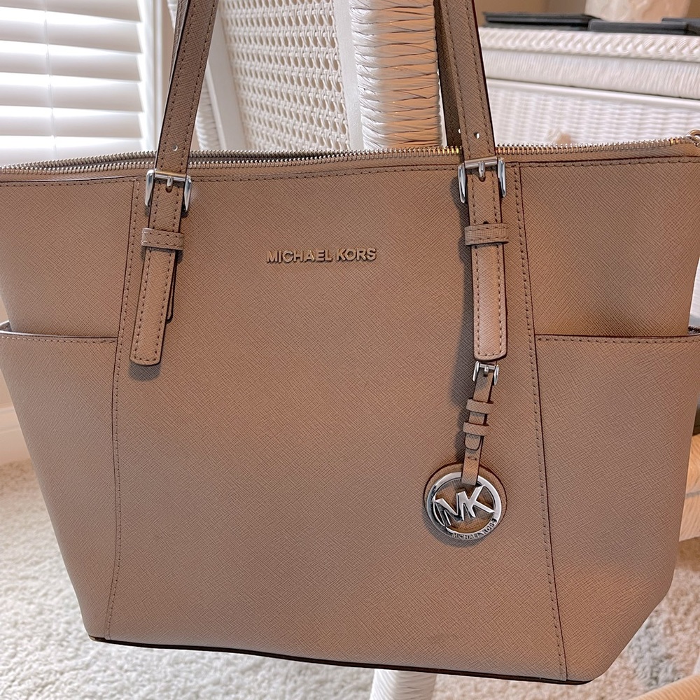 Michael Kors grey purse